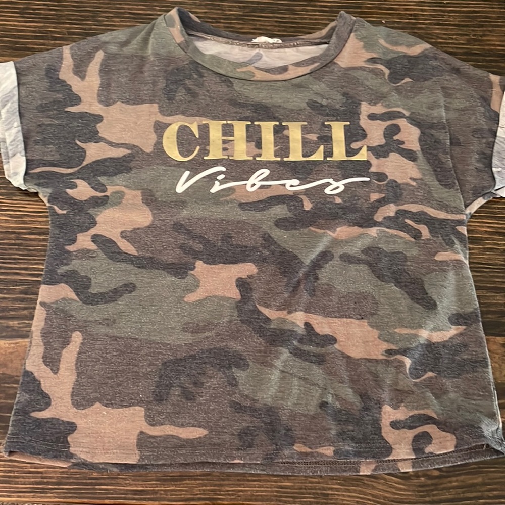 Camo chill girl crop top/t-shirt